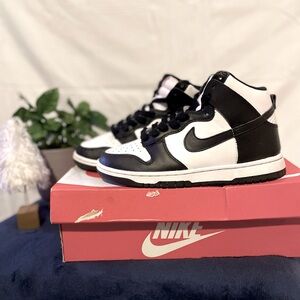 Nike Dunk High Panda